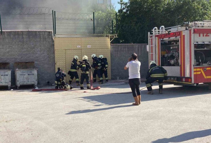 Konya’da depo yangını