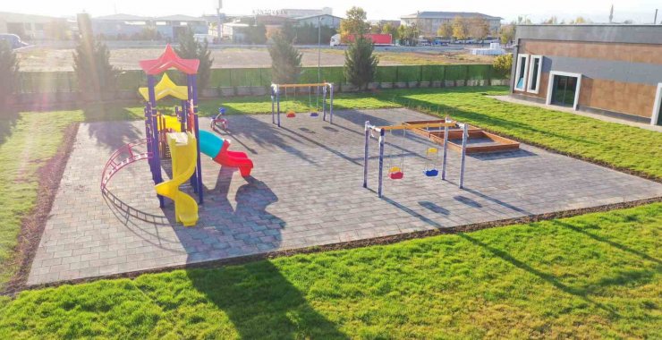 KOS’taki fabrikalarda çalışanların çocukları için inşa edilen anaokulu hizmete açılıyor