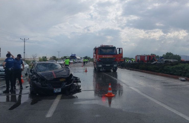 Konya’da kavşakta otomobiller çarpıştı: 1 ölü, 1 yaralı