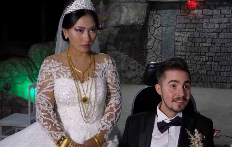 Bedensel engelli Alihan ile Filipinli gelinin aşkı engel tanımadı