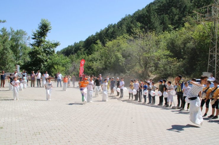Akşehir’de çocuklar Yaz Kapanış Şenliğinde doyasıya eğlendi