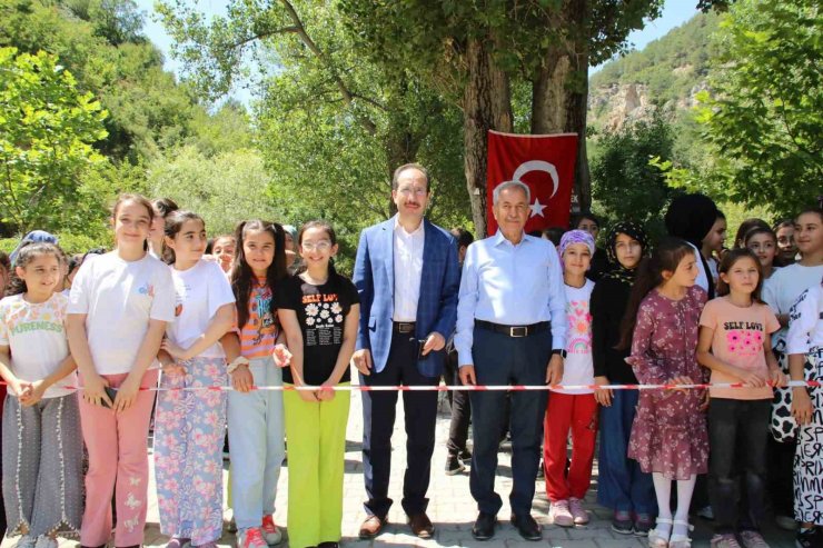Akşehir’de çocuklar Yaz Kapanış Şenliğinde doyasıya eğlendi