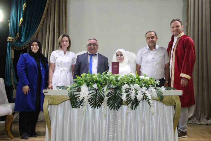 Hataylı depremzede kadın mutluluğu huzurevinde buldu