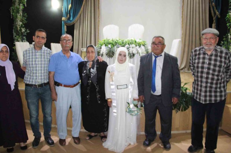 Hataylı depremzede kadın mutluluğu huzurevinde buldu