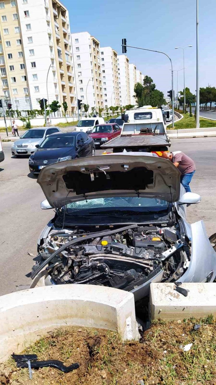 Kırıkkale’de iki otomobil çarpıştı: 2 yaralı