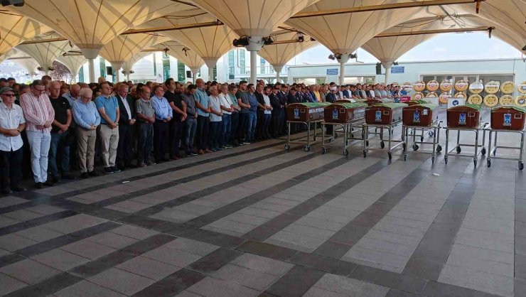 Eşinin kazara silahla öldürdüğü kadın son yolculuğuna uğurlandı
