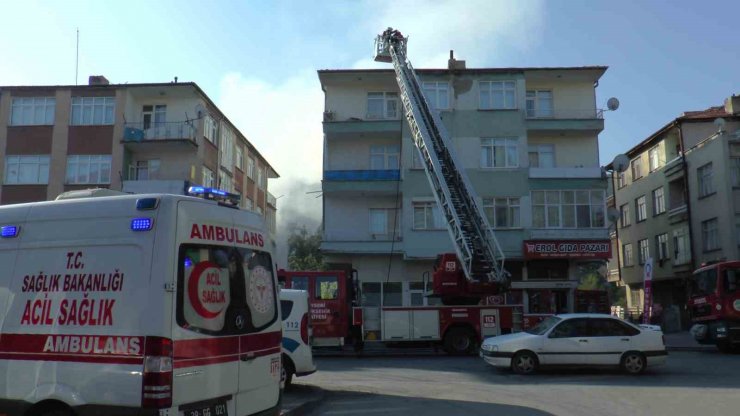 Kayseri’de korkutan yangın: Yanan ev 1 saatte söndürüldü