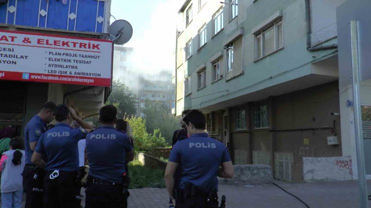 Kayseri’de korkutan yangın: Yanan ev 1 saatte söndürüldü