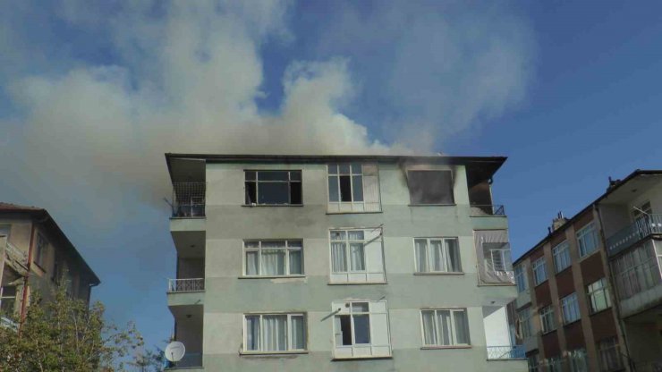 Kayseri’de korkutan yangın: Yanan ev 1 saatte söndürüldü