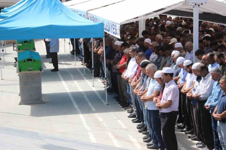 Düğüne giderken kazada ölen yaşlı çift son yolculuğuna uğurlandı