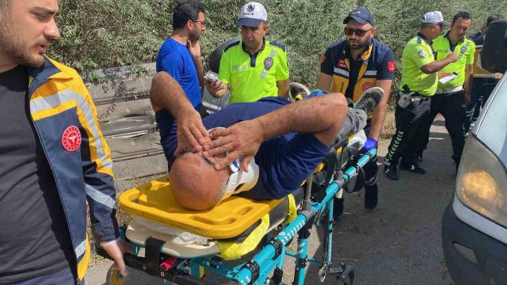 Sivas’ta trafik kazası: 3’ü çocuk 5 yaralı