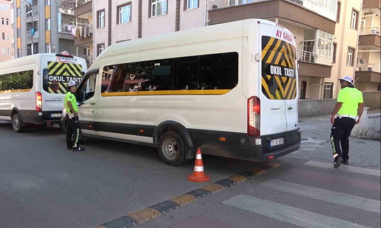 Emniyetten sıkı denetim: Okullar abluka altında