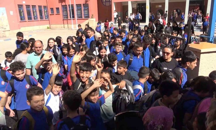 Emniyetten sıkı denetim: Okullar abluka altında