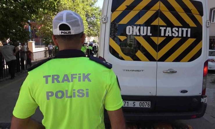 Emniyetten sıkı denetim: Okullar abluka altında