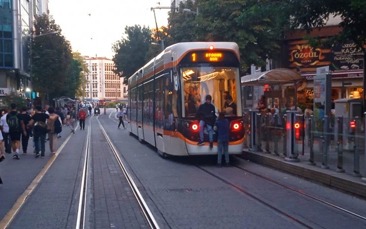 Canını tehlikeye atan çocukların önüne geçilemiyor