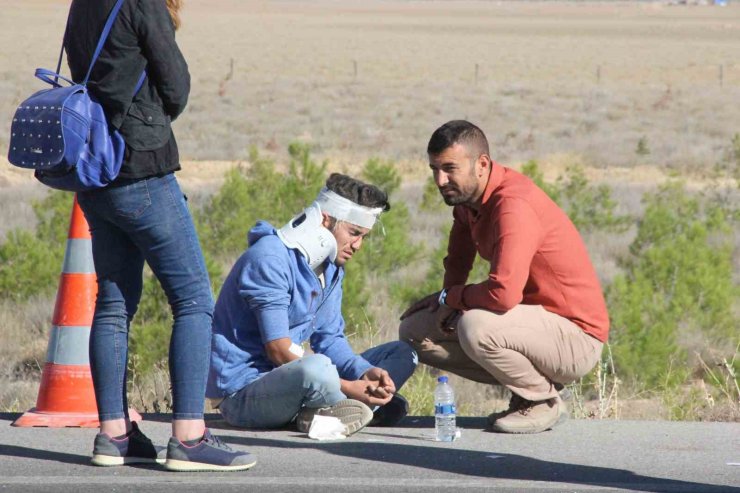 Karaman’da lastiği patlayan minibüs devrildi: 1 ölü, 10 yaralı