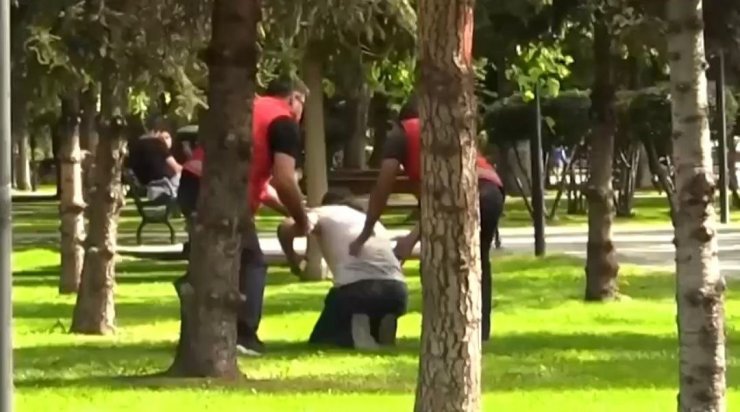 Polis Milli Piyango satıcısı kılığına girdi, uyuşturucu tacirini yakaladı