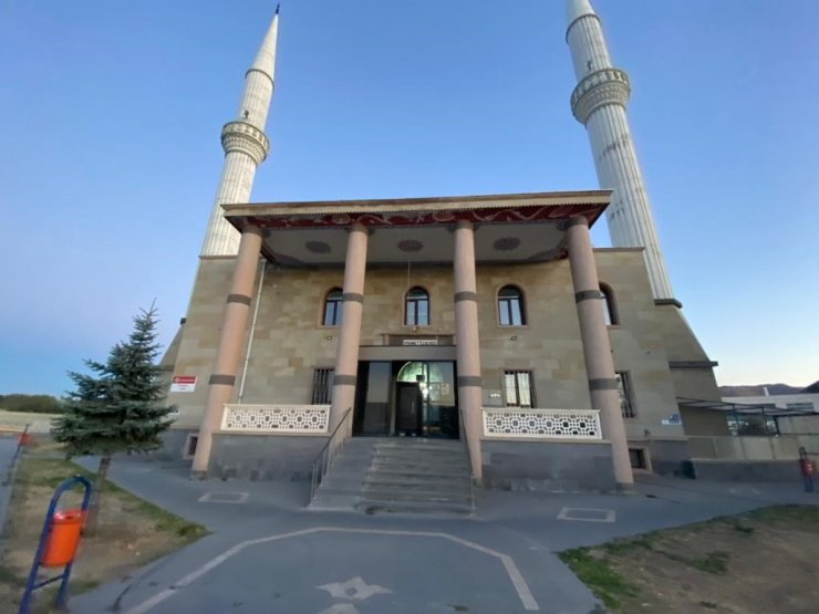 Cami faresi suçüstü yakalandı