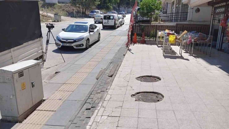 Polisi bıçakla yaralayan hırsız bacaklarından vurularak etkisiz hale getirildi