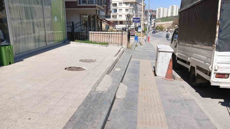 Polisi bıçakla yaralayan hırsız bacaklarından vurularak etkisiz hale getirildi