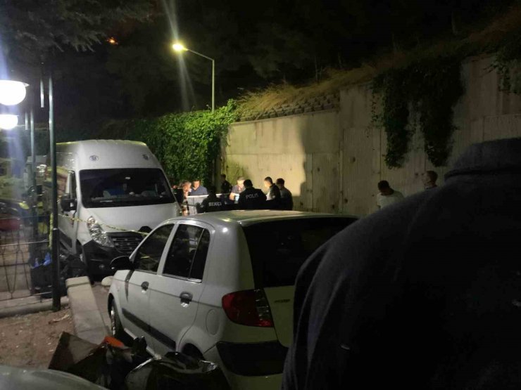 Ankara’da koca dehşeti: Eski eşini bıçakla yaraladı, yanındaki adamı ise vurarak öldürdü