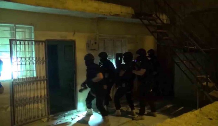 Adana’da DEAŞ’e yönelik operasyonda 17 terör örgütü mensubu yakalandı