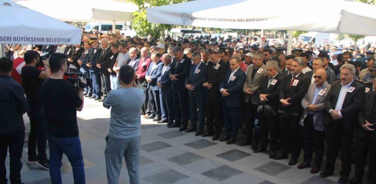 Şehit polis Akpınar son yolculuğuna uğurlandı