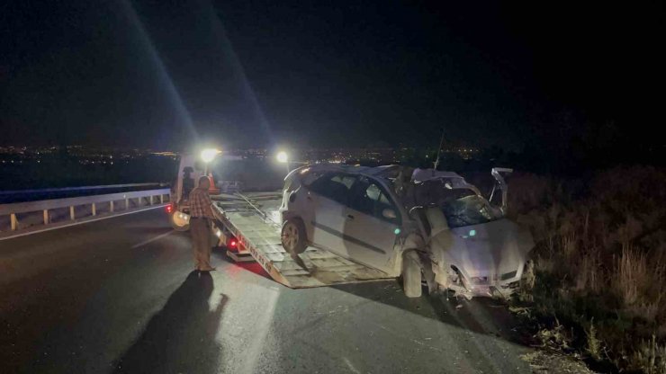 Şarampole yuvarlanan otomobil hurdaya döndü, sürücü hayatını kaybetti