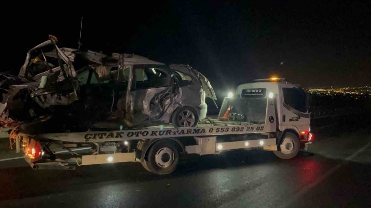 Şarampole yuvarlanan otomobil hurdaya döndü, sürücü hayatını kaybetti