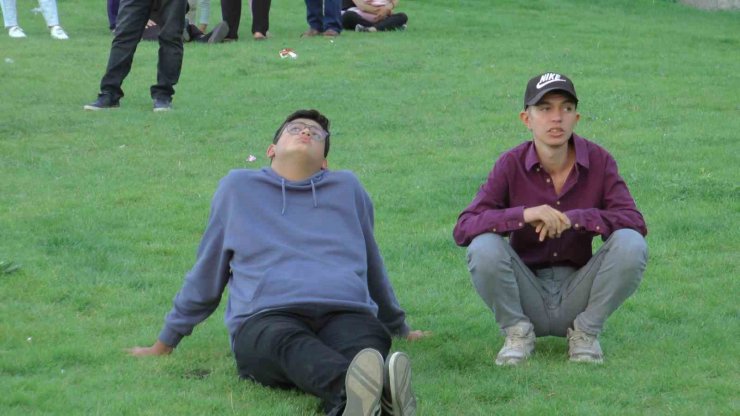 Yangını film izler gibi izlediler