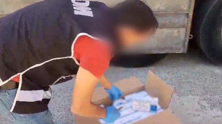 Durdurulan kamyondan 7,5 milyon adet makaron ele geçirildi