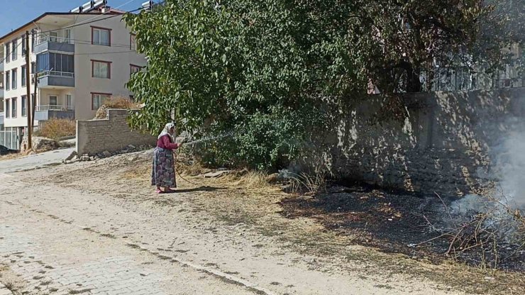 Patlayan lastik az kalsın evleri kül ediyordu