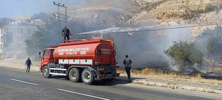 Patlayan lastik az kalsın evleri kül ediyordu