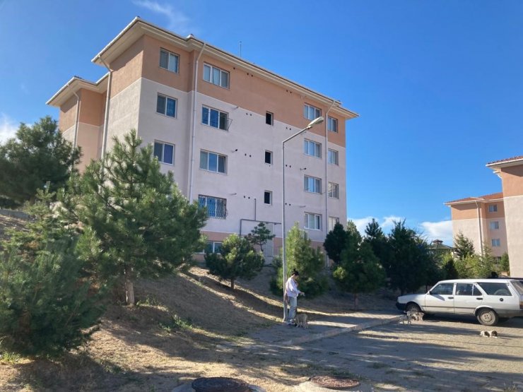 Ortalıktan kaybolan yöneticiye site sakinleri isyan etti