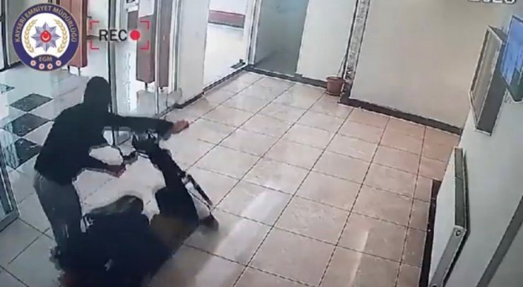 Hırsızlar önce kameraya, sonra polise yakalandı
