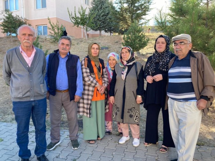 Ortalıktan kaybolan yöneticiye site sakinleri isyan etti