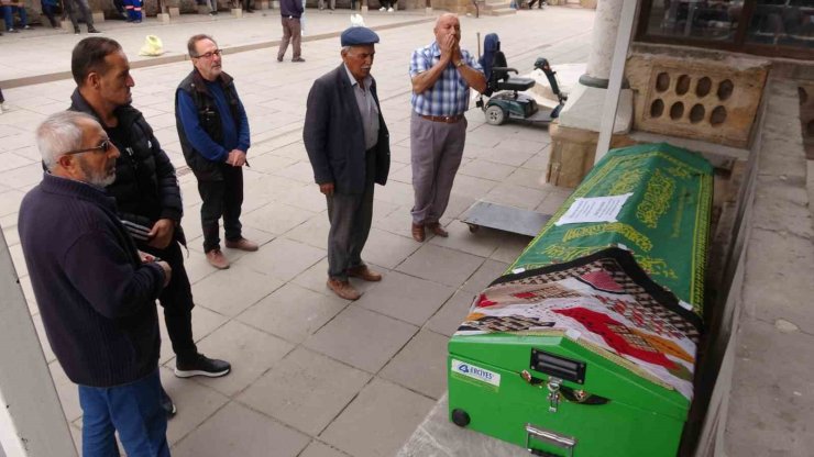 Kazada hayatını kaybeden lise öğrencisi son yolculuğuna uğurlandı