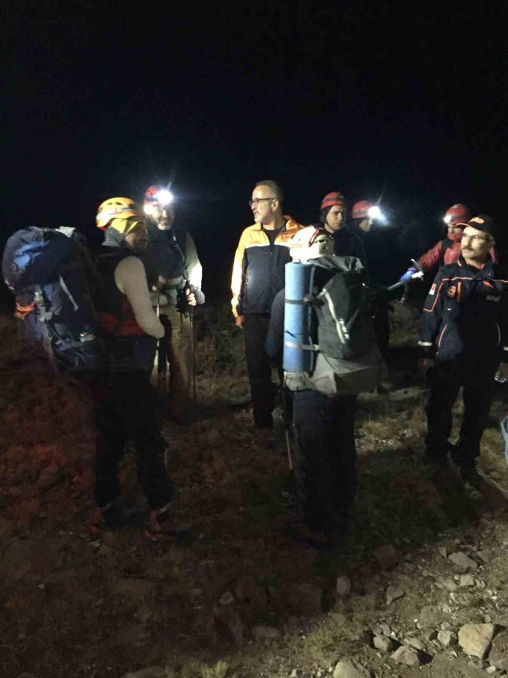 Erciyes’te mahsur kalan dağcı 3 saatte kurtarıldı
