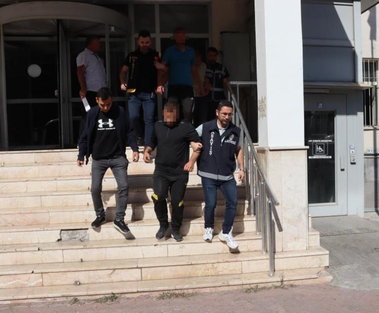 Aranan şahıslara 93 polis ile eş zamanlı operasyon: 20 gözaltı