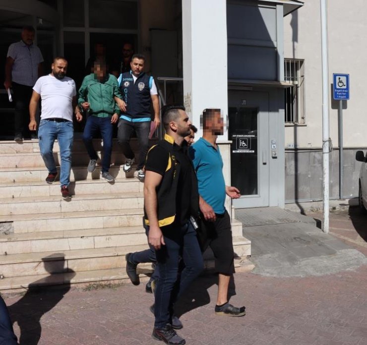 Aranan şahıslara 93 polis ile eş zamanlı operasyon: 20 gözaltı