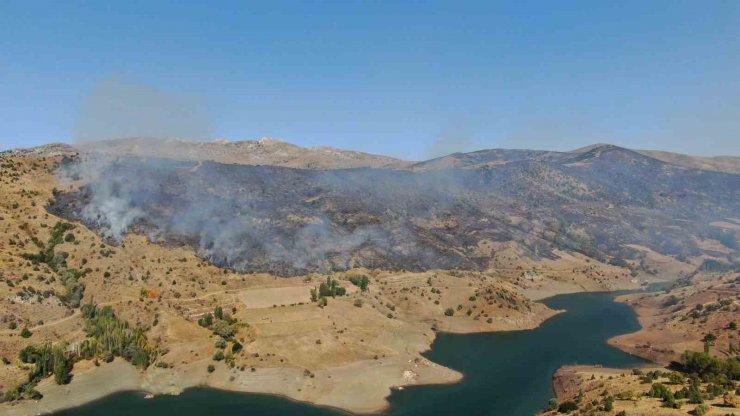 Sivas’ta çıkan yangın 24 saat sonra kontrol altına alındı
