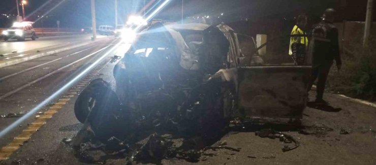 Feci kazada ağır yaralanan sürücü hayatını kaybetti