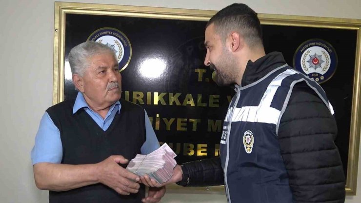 Yaşlı adamın 110 bin lirasını çalan şahıs yakalandı: Kapkaç anı kamerada