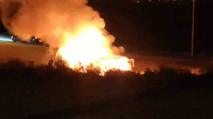 Ankara’da babasına kızan şahıs alkol alıp aracı yaktı