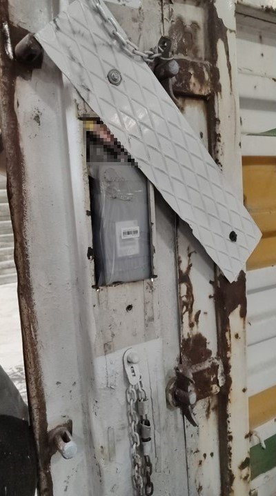 Habur’da piknik tüpü içine saklanan kaçak telefonlar yakalandı