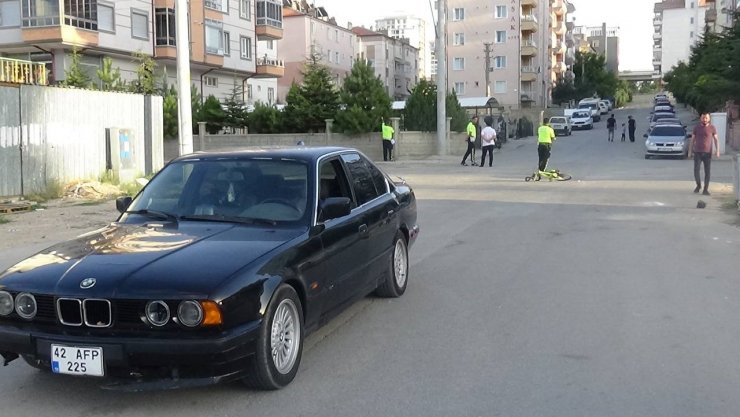Bisikleti ile otomobile çarpan çocuk yaralandı