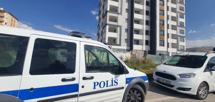 Asansör boşluğuna düşen işçi öldü