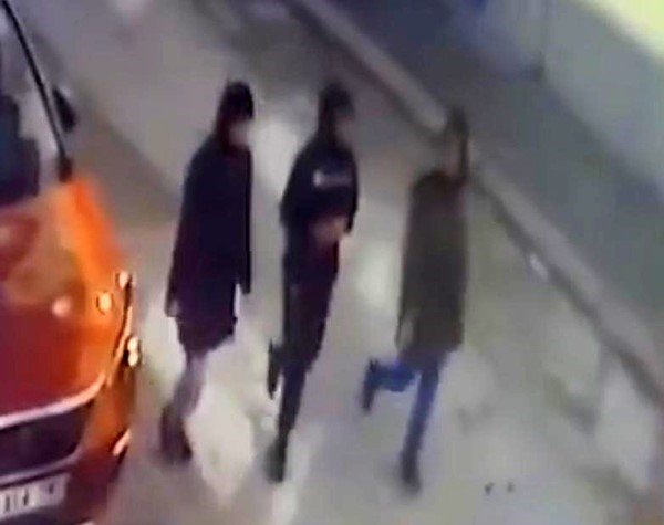 Kadın hırsızlar güvenlik kamerasına yakalandı