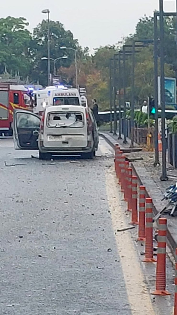 Teröristler saldırı girişimi öncesi kullandıkları araçla kameralara yansıdı