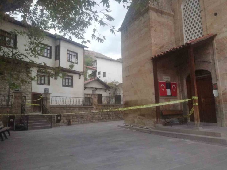 Ankara’da cami avlusunda bıçaklı saldırı: 1 ağır yaralı